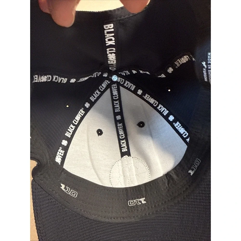 Black Clover Hat Men Black Golf Live Lucky SnapBack. NWT. ( Smooshed Front)